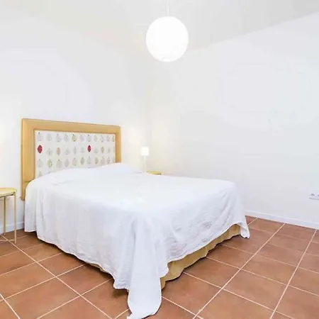 Sleeps 8 With Pool Air Con And Wifi *