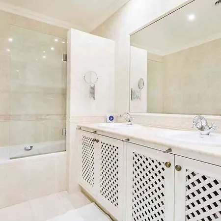 Sleeps 8 With Pool Air Con And Wifi Βίλα Quinta do Lago