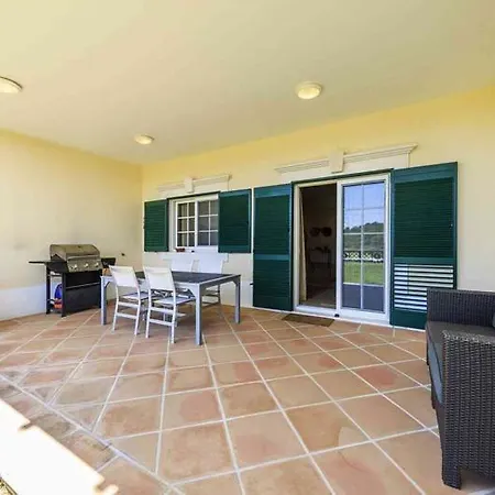 Sleeps 8 With Pool Air Con And Wifi Vila Quinta do Lago